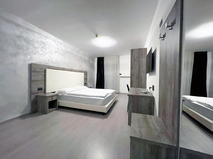 Hotel De Nac Torbole Sul Garda Eksteriør billede