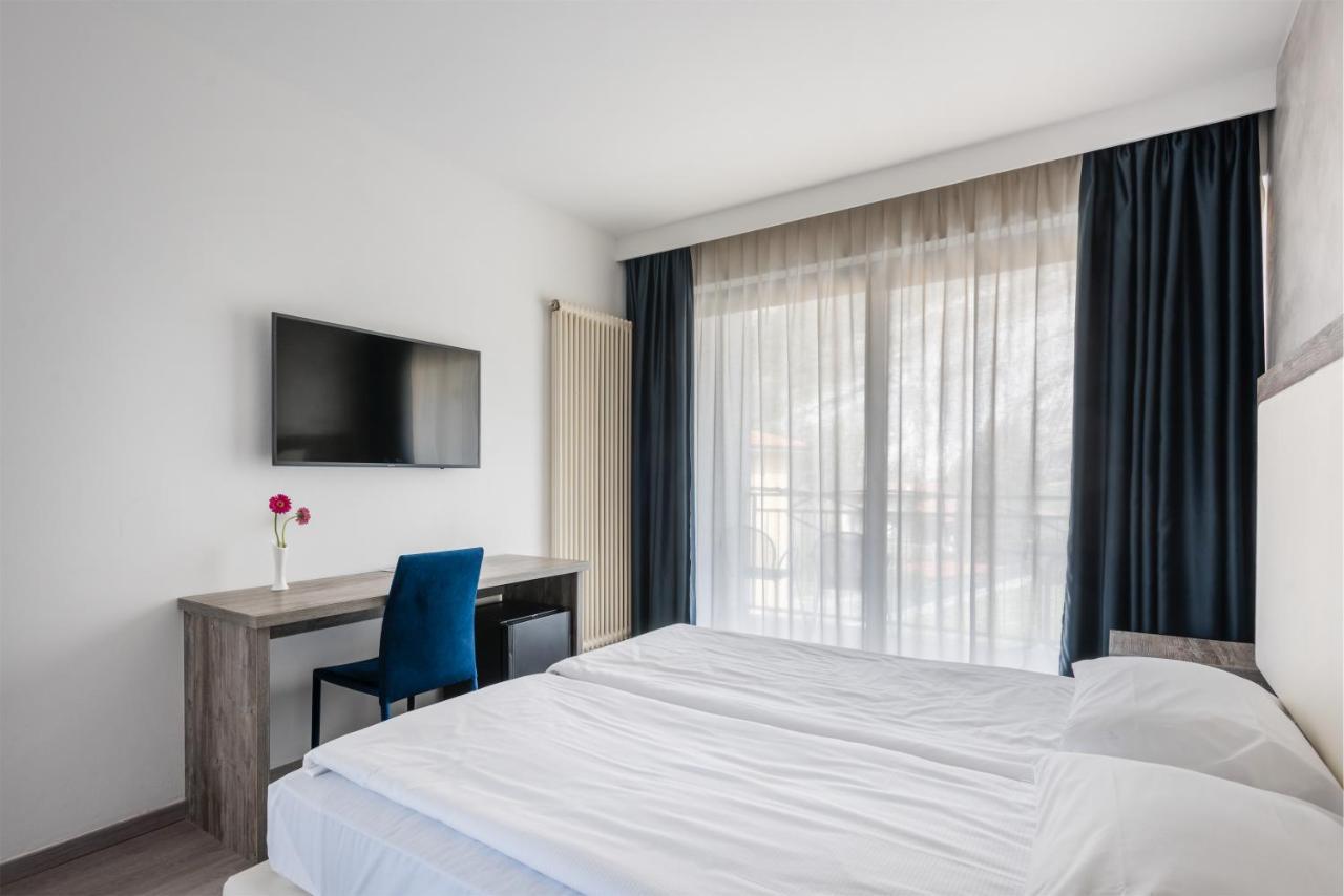 Hotel De Nac Torbole Sul Garda Eksteriør billede