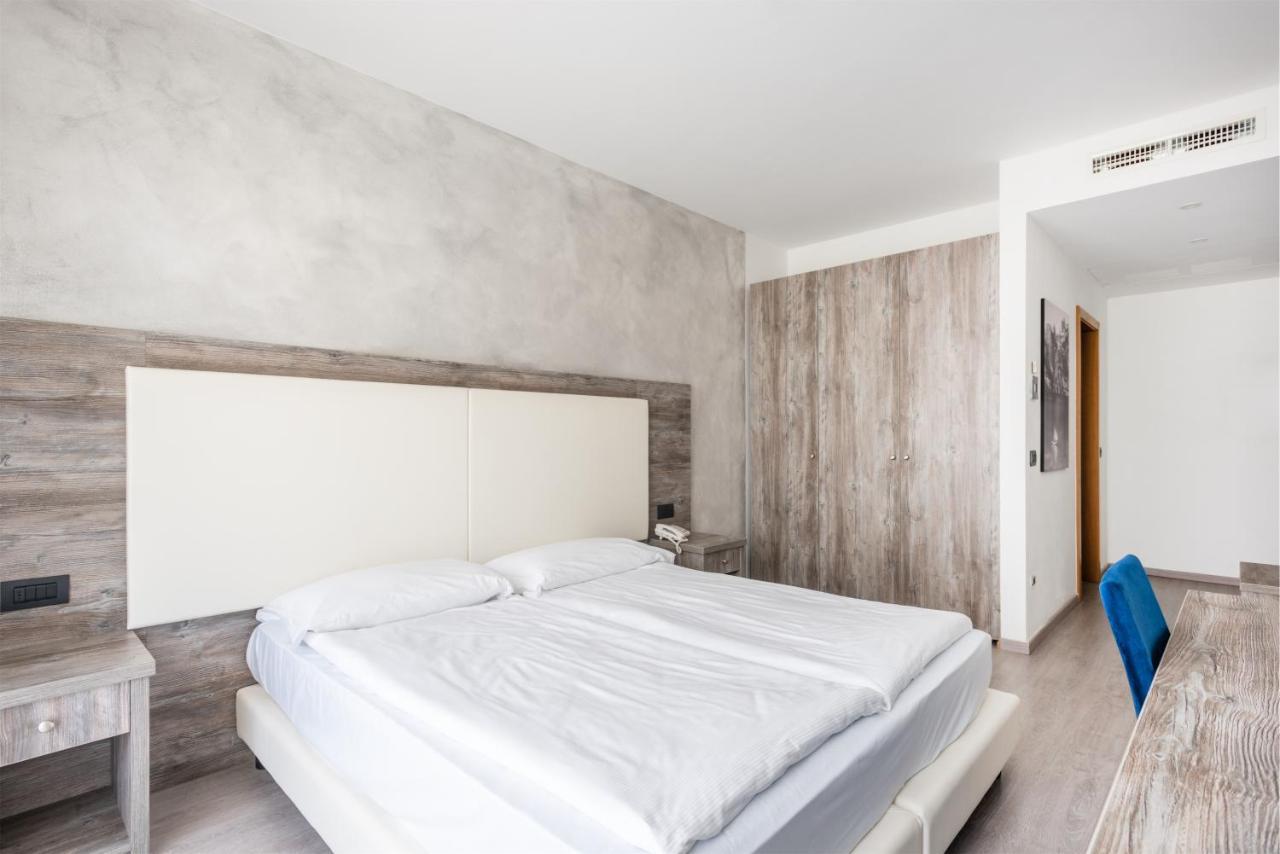 Hotel De Nac Torbole Sul Garda Eksteriør billede