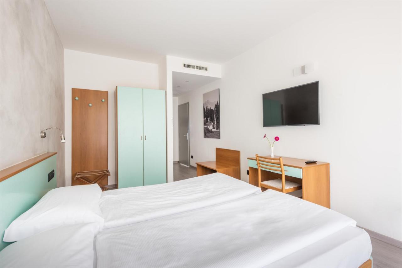 Hotel De Nac Torbole Sul Garda Eksteriør billede