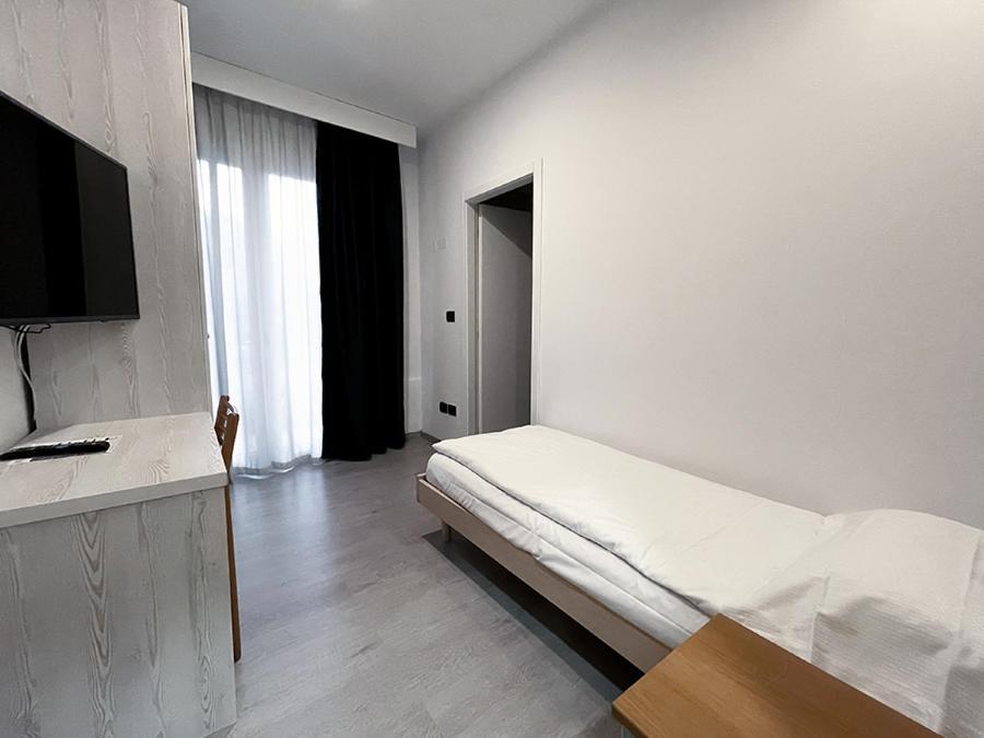 Hotel De Nac Torbole Sul Garda Eksteriør billede