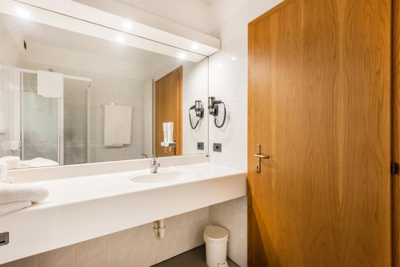 Hotel De Nac Torbole Sul Garda Eksteriør billede