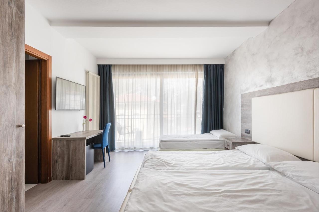 Hotel De Nac Torbole Sul Garda Eksteriør billede