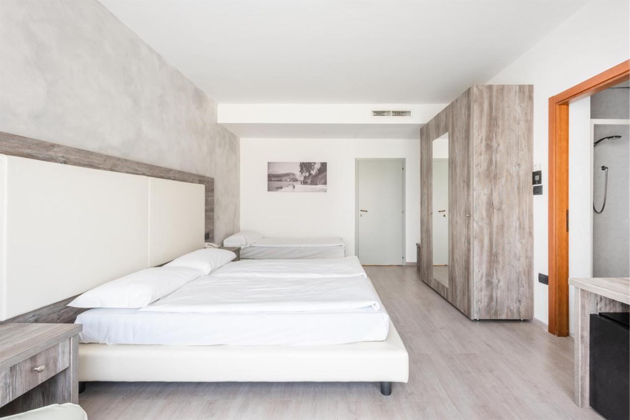 Hotel De Nac Torbole Sul Garda Eksteriør billede