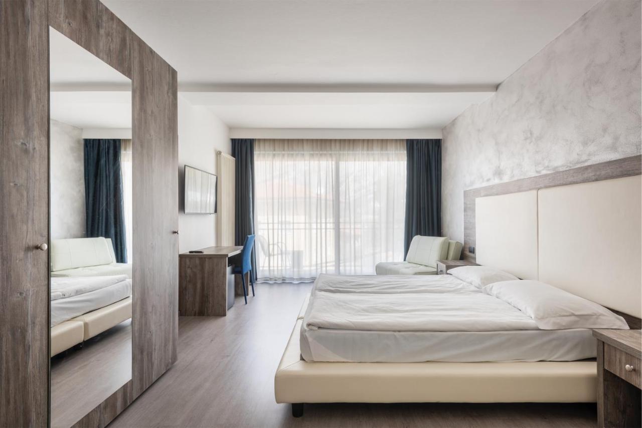 Hotel De Nac Torbole Sul Garda Eksteriør billede