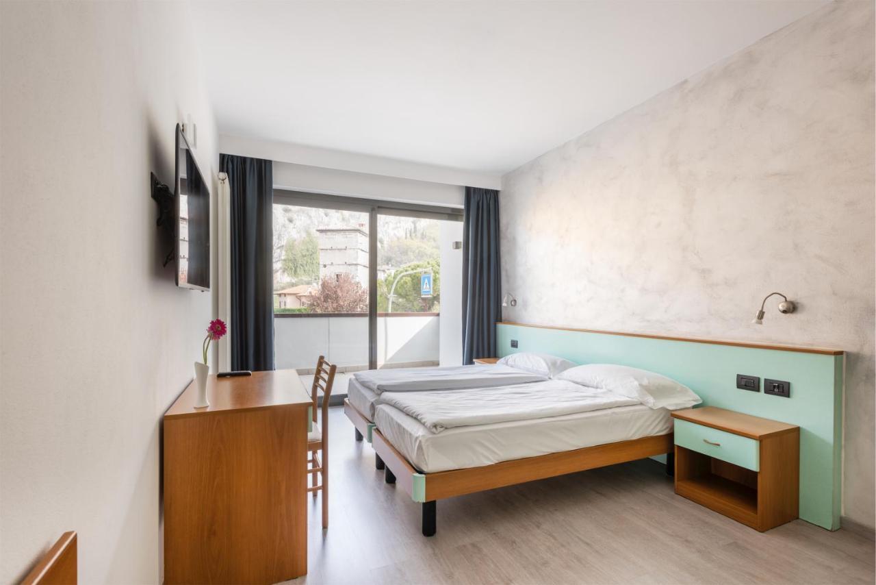Hotel De Nac Torbole Sul Garda Eksteriør billede