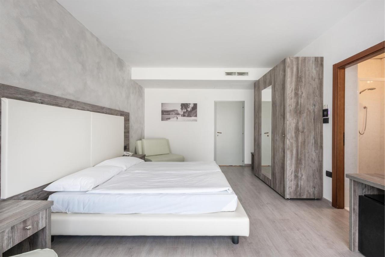 Hotel De Nac Torbole Sul Garda Eksteriør billede