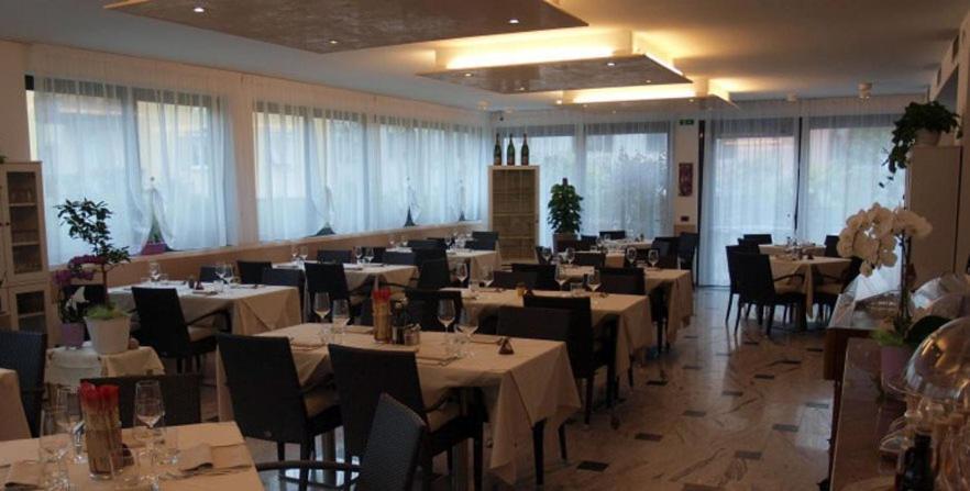 Hotel De Nac Torbole Sul Garda Eksteriør billede