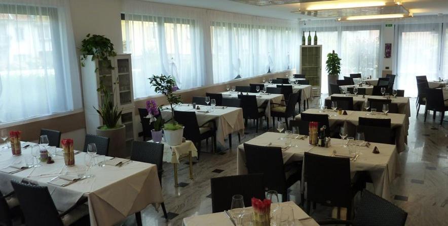 Hotel De Nac Torbole Sul Garda Eksteriør billede