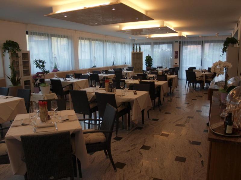 Hotel De Nac Torbole Sul Garda Eksteriør billede