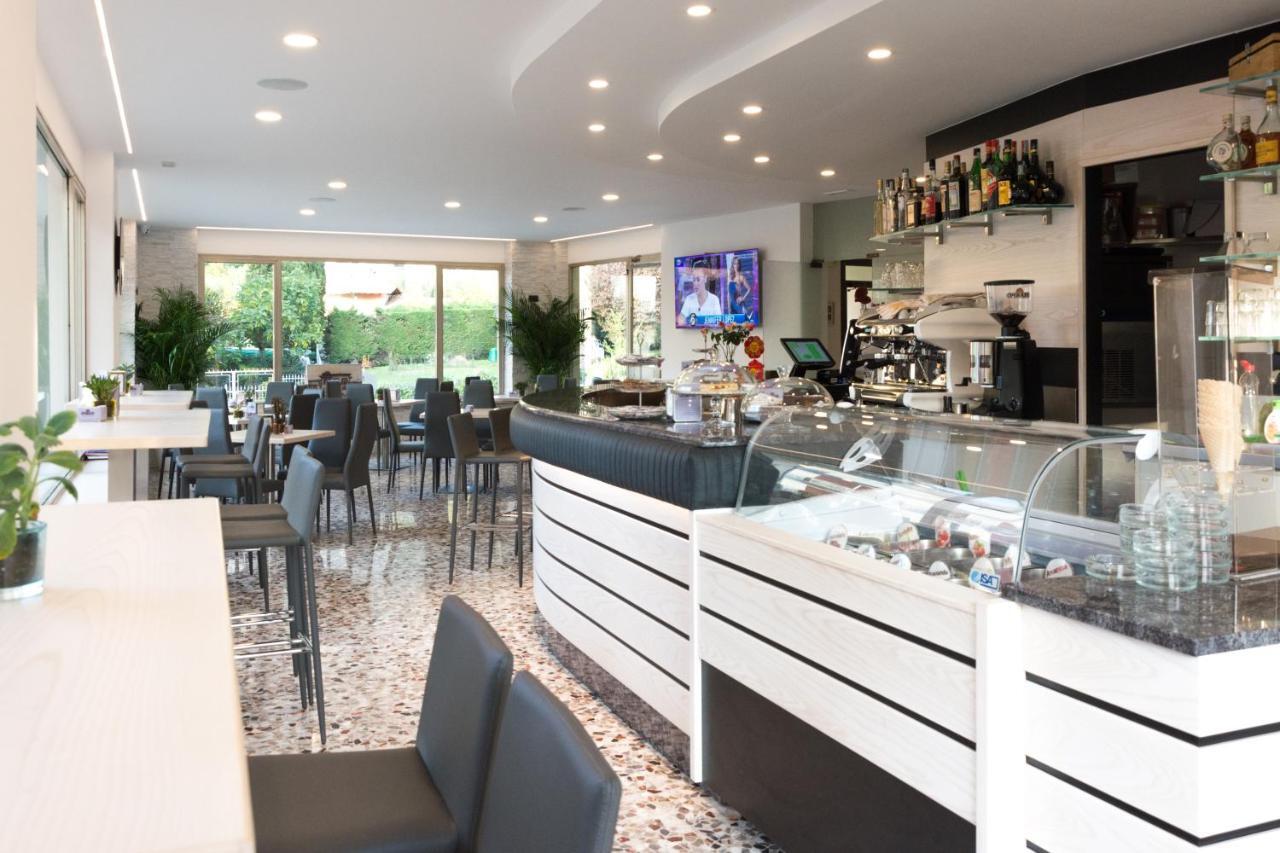 Hotel De Nac Torbole Sul Garda Eksteriør billede