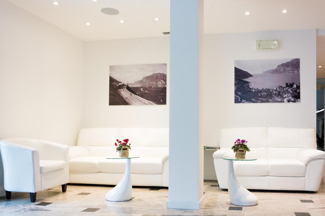 Hotel De Nac Torbole Sul Garda Eksteriør billede