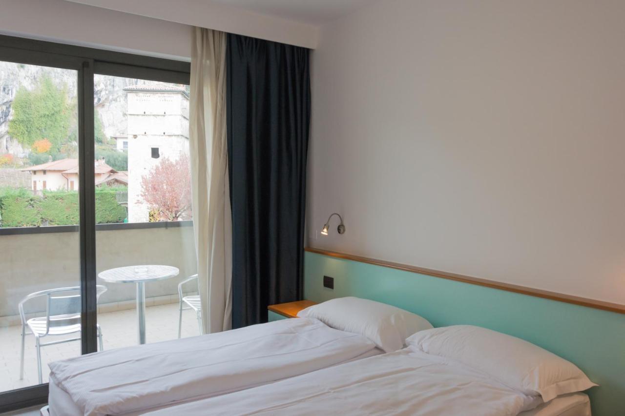 Hotel De Nac Torbole Sul Garda Eksteriør billede