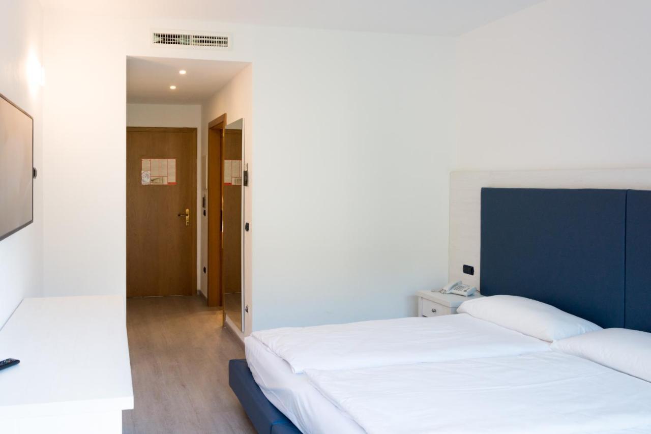 Hotel De Nac Torbole Sul Garda Eksteriør billede